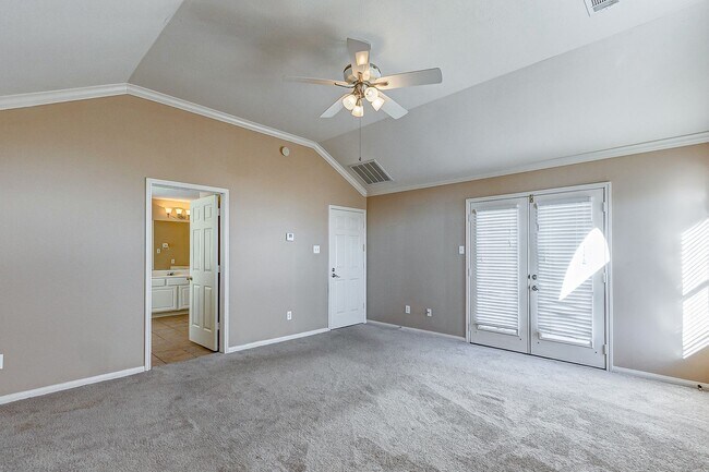 Building Photo - Discover the epitome of suburban living in this exquisite home, nestled on a peaceful cul-de-sac ...