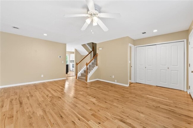Building Photo - 2266 Oak Glenn Cir