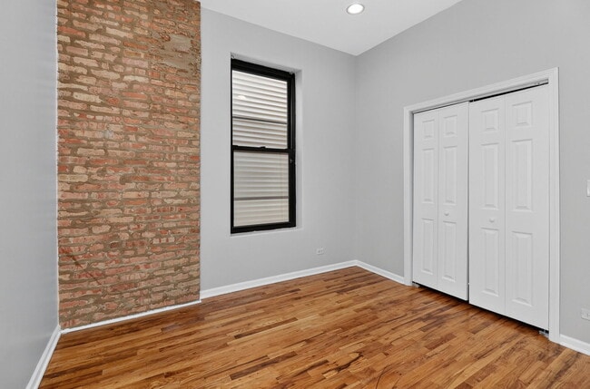 Building Photo - 1422 W Taylor St