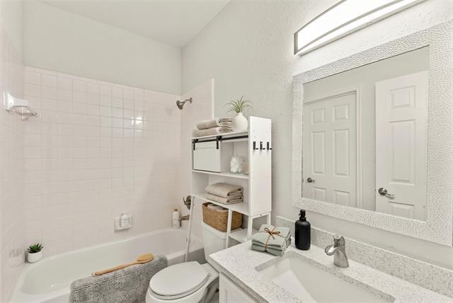 Building Photo - 1916 Signal Ridge Pl