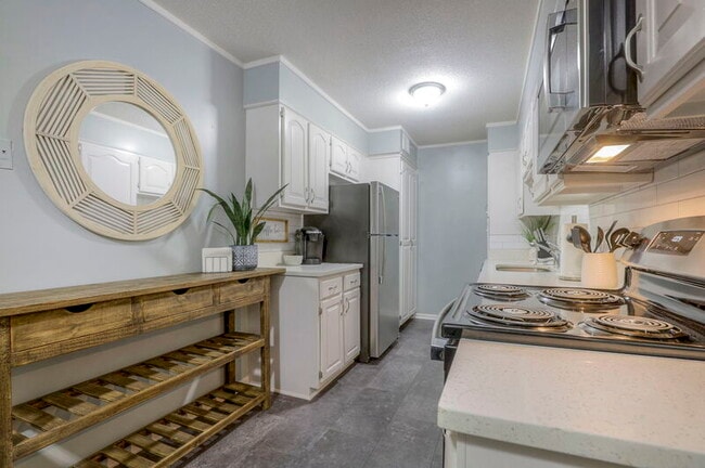 Building Photo - 8327 Lowell Ave