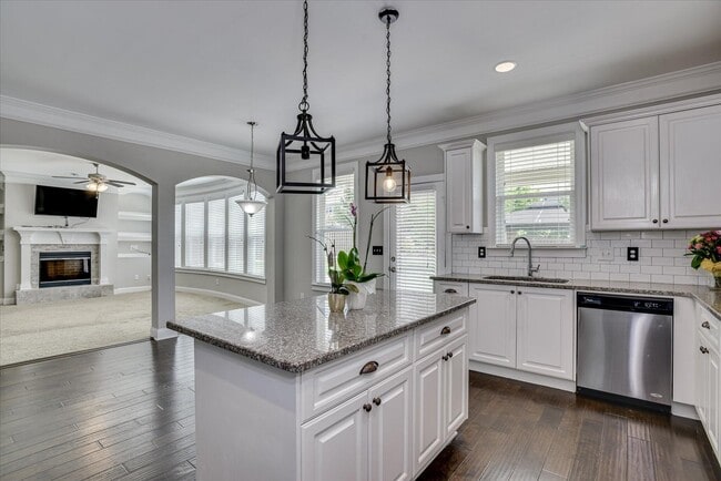 Building Photo - 314 Bella Rose Dr