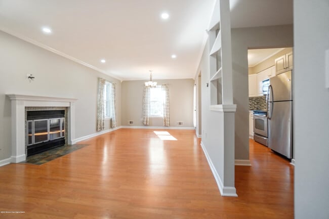 Building Photo - 1118 Wellington Pl