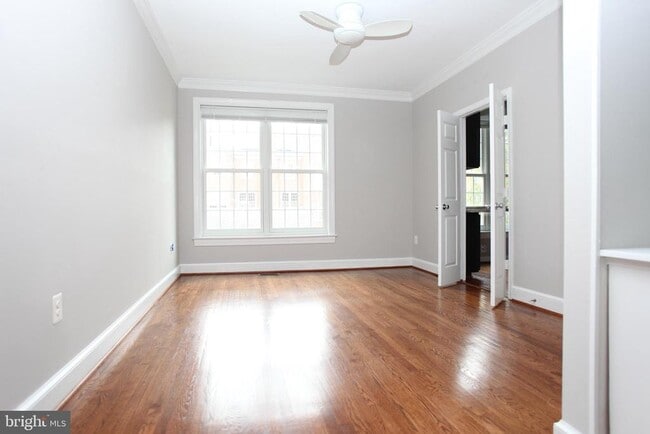Building Photo - 3637 Winfield Lane Northwest