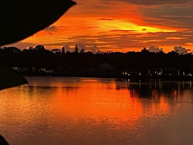 Building Photo - 5003 Starfish Dr SE