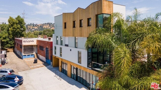 Primary Photo - 2412 Eads St