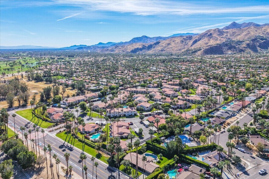 Building Photo - 2701 E Mesquite Ave