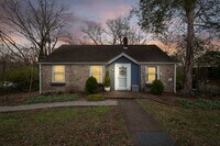 Building Photo - 1601 Golf St