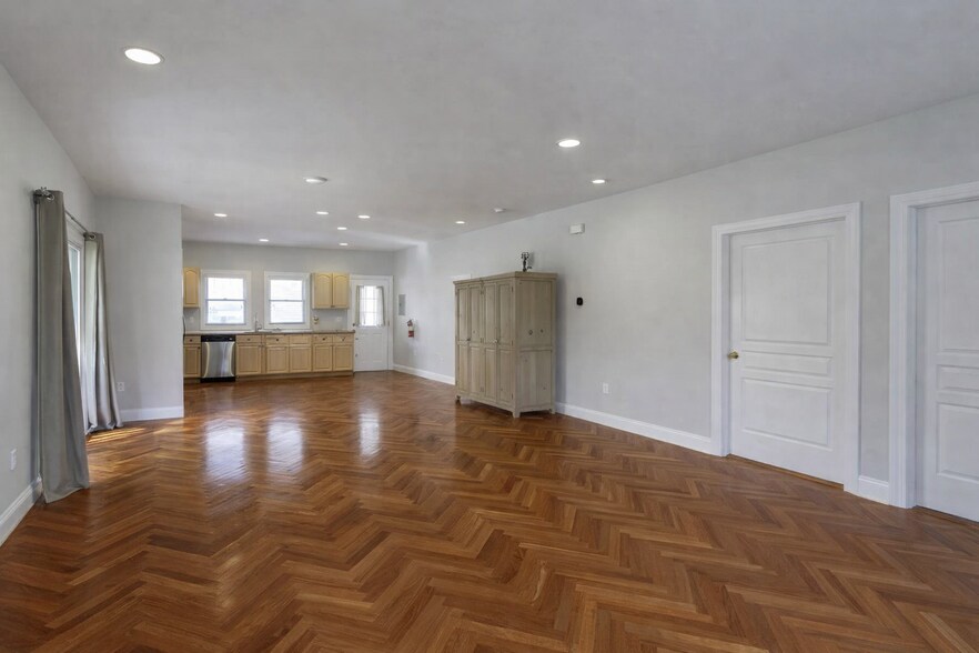 Building Photo - 415 3rd Ave