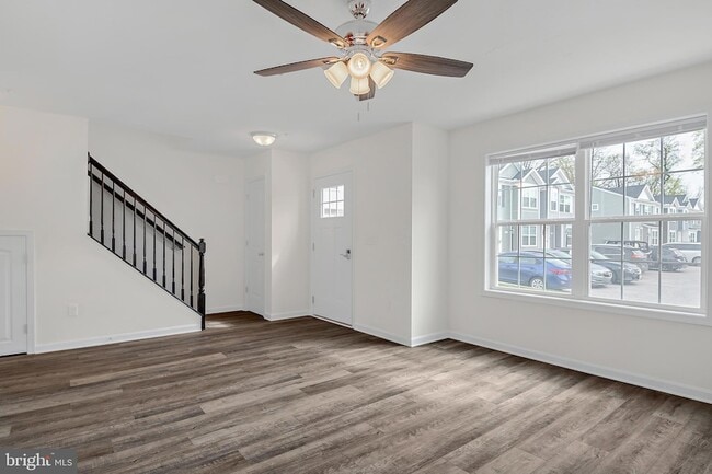 Building Photo - 407 Valor Way