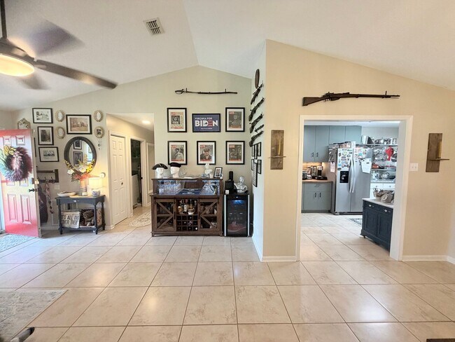 Building Photo - Fenced in 4 Bed 2 Bath in Mariners Landing