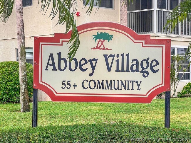 Building Photo - 31 Abbey Ln