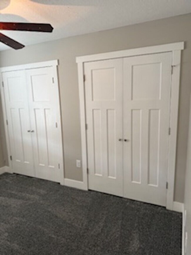 Building Photo - Marvelous