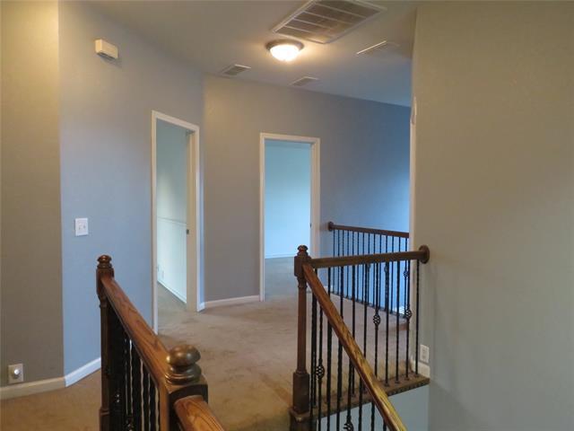 Building Photo - 7585 Ravenhill Dr