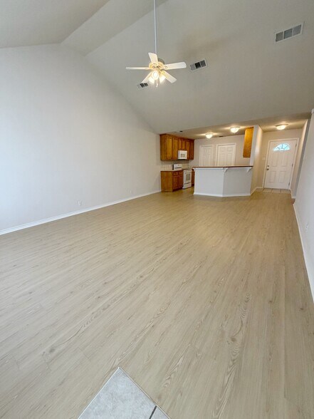 Open Concept Living Area - 307 Sunset Blvd