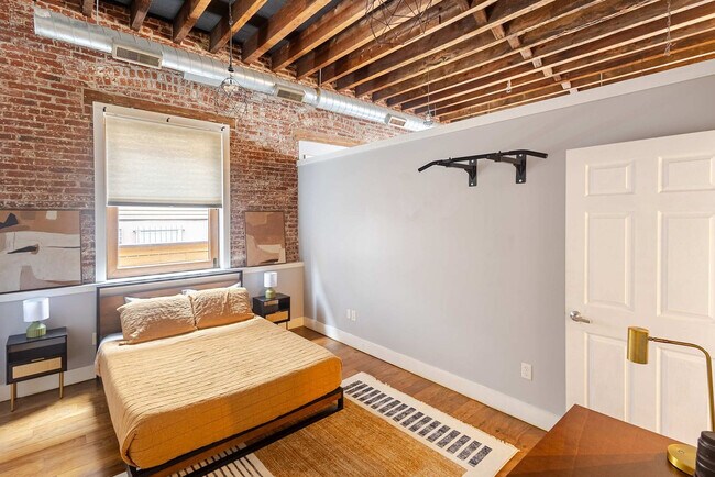 Building Photo - 621 14th St