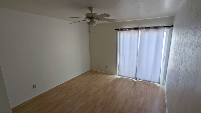 Building Photo - Beautiful Townhouse - 3 bed & 2 bath in Gr...
