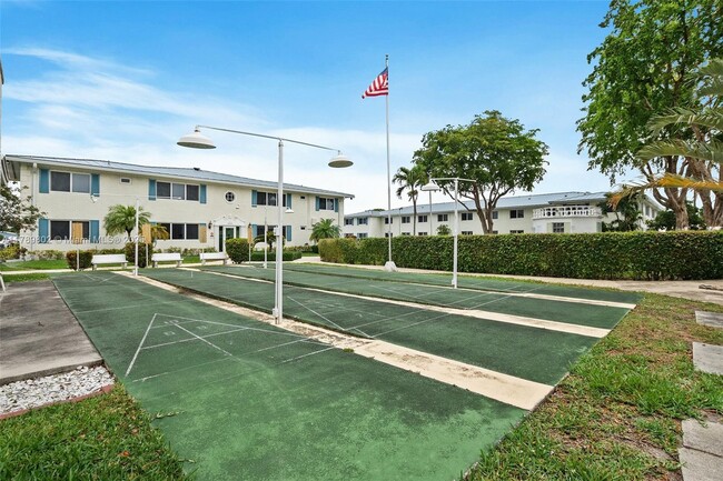 Building Photo - 1801 NE 62nd St