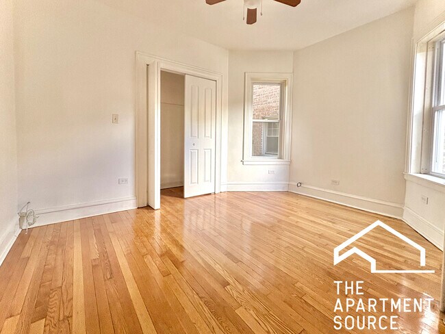 Building Photo - 5713 N Talman Ave