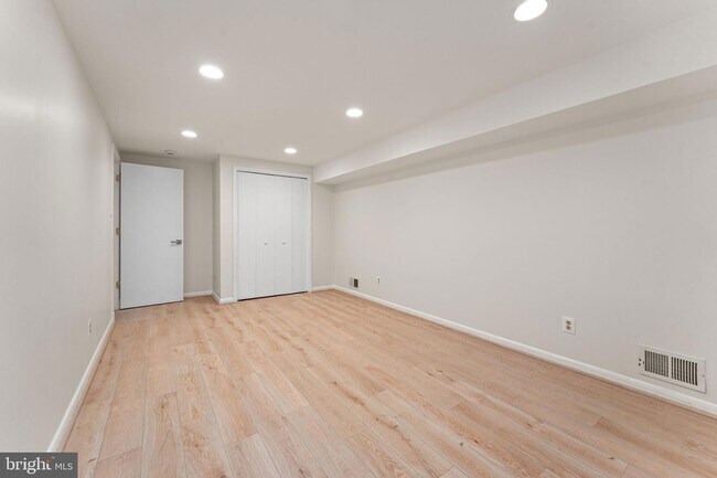 Building Photo - 6337 Beryl Rd