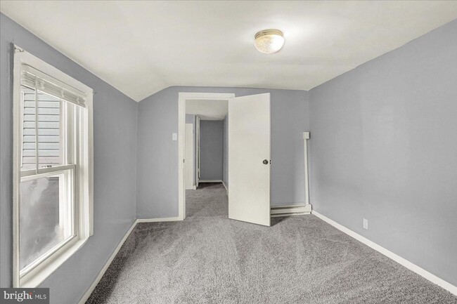 Building Photo - Renovated 3Bedroom House in Columbia