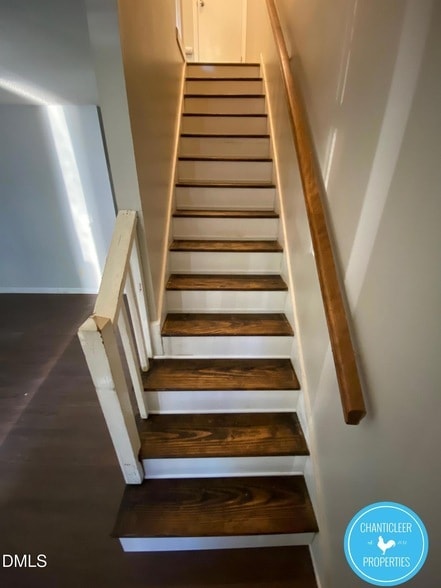 Building Photo - 2145 Charles St