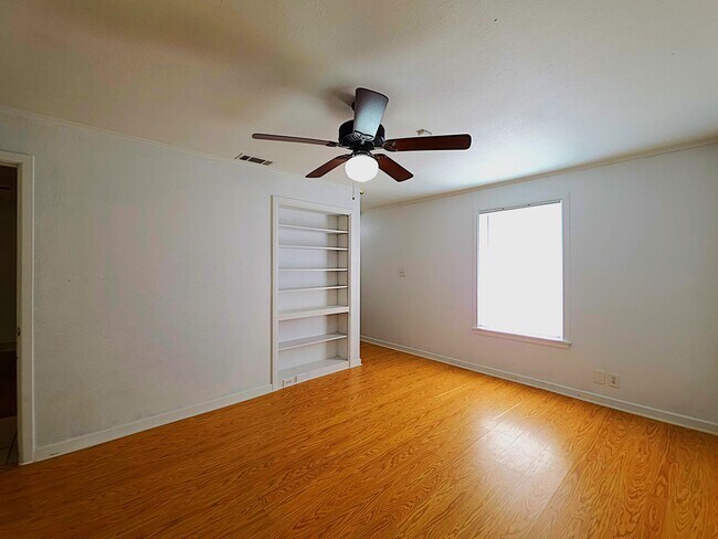 Building Photo - Spacious Country Home for Lease in Van, Texas!