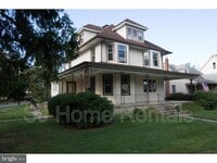 Building Photo - 745 Highland Ave
