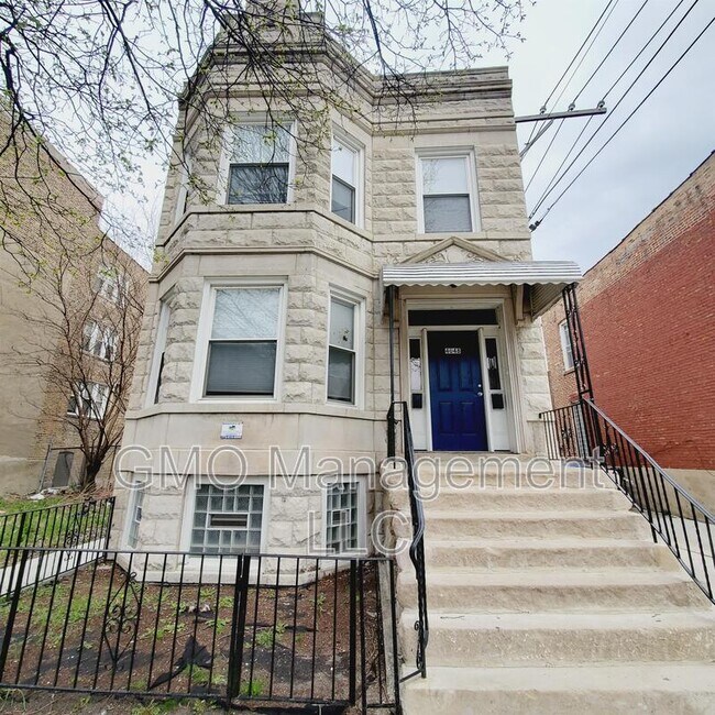 Building Photo - 4048 W Lexington St