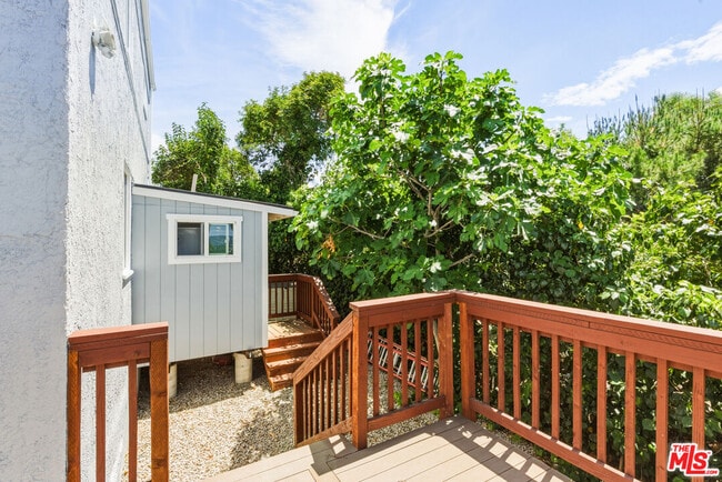 Building Photo - 2710 Bellevue Ave
