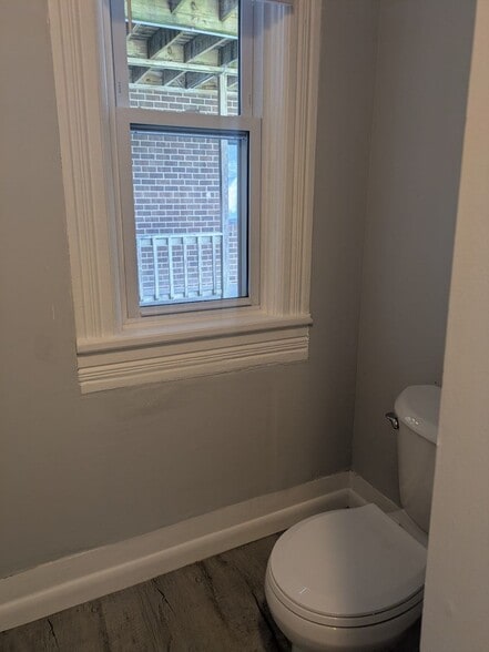 Building Photo - 85 N High St