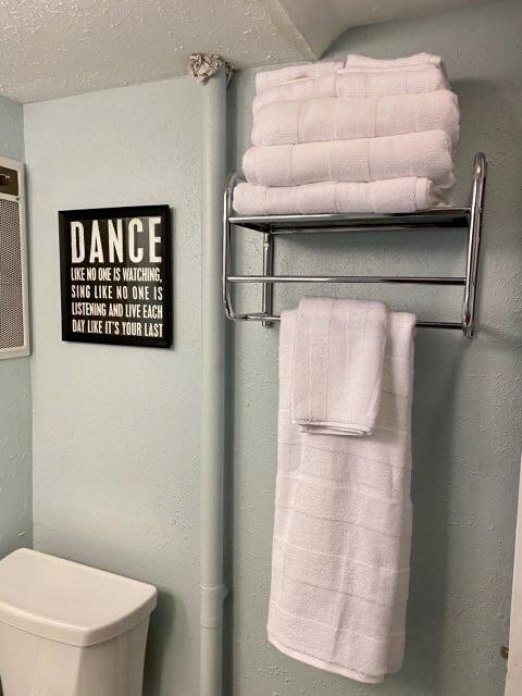 Building Photo - 1208 9th Ave