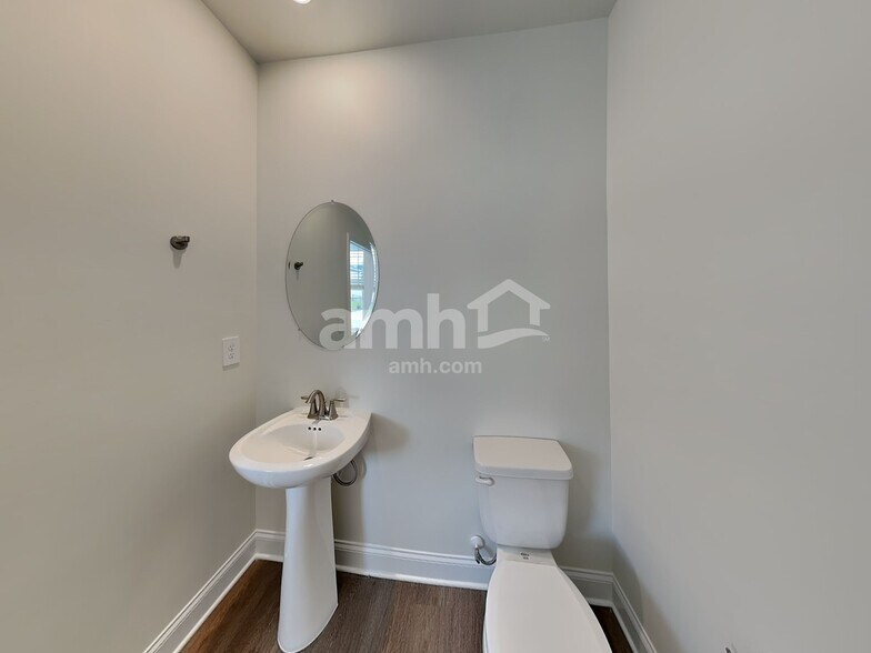 Building Photo - 3018 Ansley Place Rd