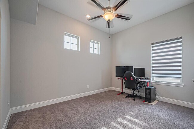 Building Photo - 16818 Calcots Dr