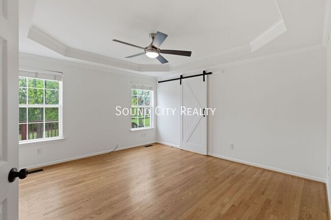 Building Photo - 5112 Bay Overlook Dr