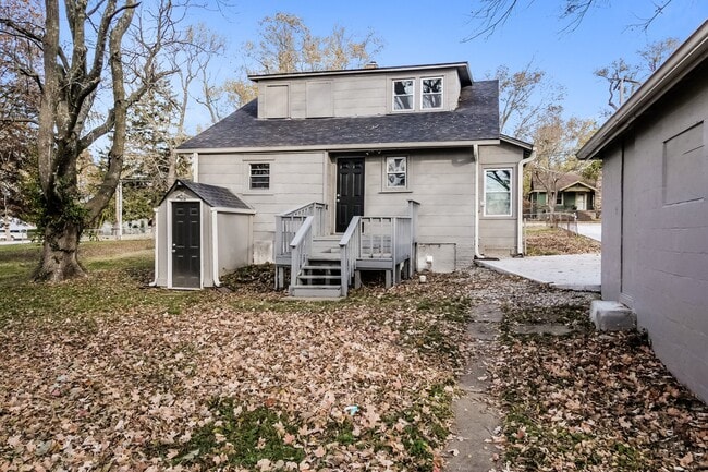 Building Photo - 4715 NE 45th Terrace
