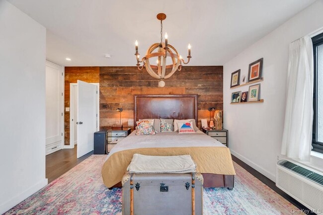 Building Photo - 100 W Broadway