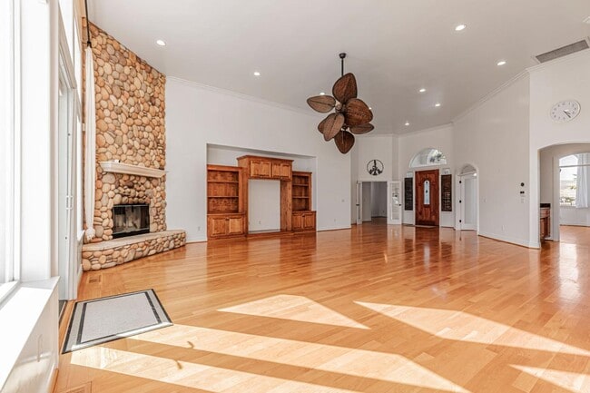 Building Photo - 1353 Perry Ct.