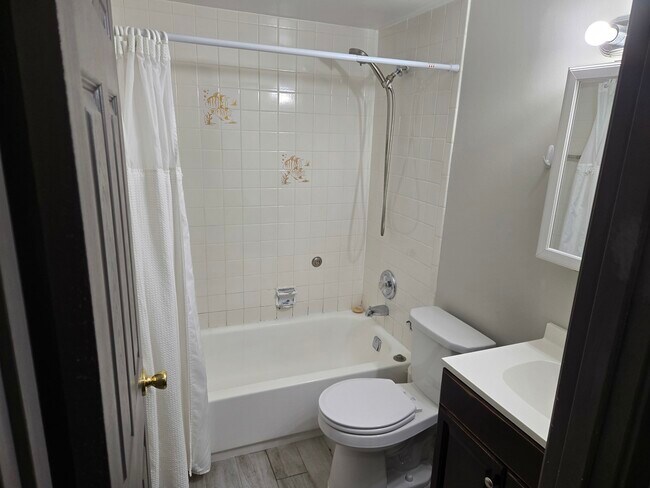 Building Photo - 8655 1/2 W Foster Ave