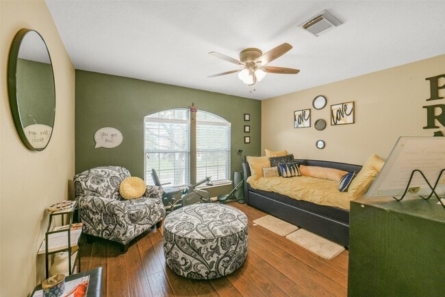 Building Photo - 2103 Blue Water Bay Dr