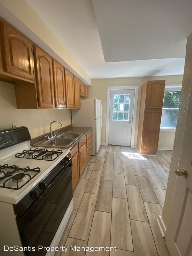 Building Photo - 3 br, 1 bath House - 500 Cypress Drive