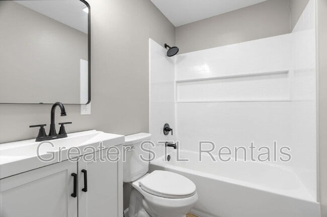 Building Photo - 2115 Campus Dr
