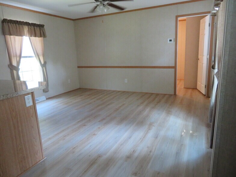 Building Photo - 37 Bircher Ave