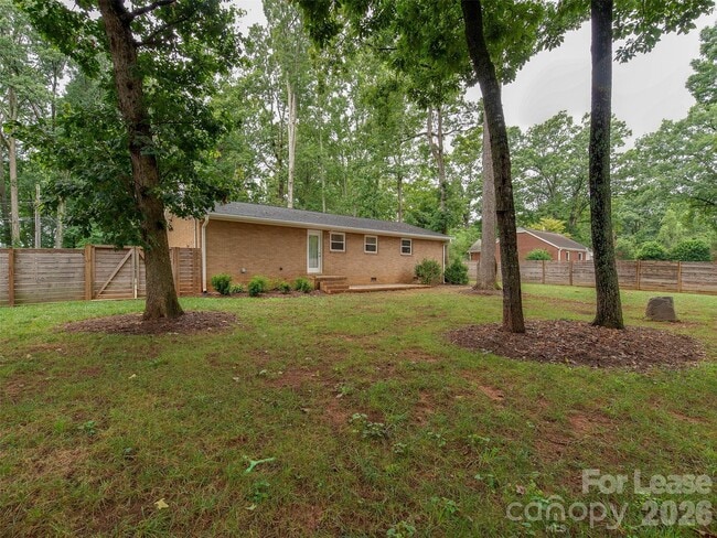 Building Photo - 5646 Oak Dr