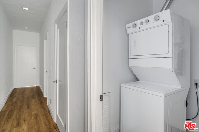 Building Photo - 451 N Orange Grove Ave