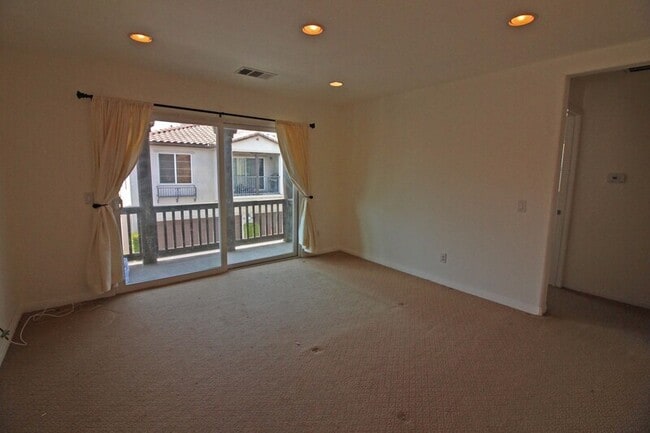 Building Photo - 28440 Mirabelle Ln
