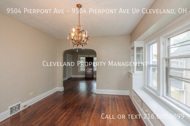Building Photo - Charming Cleveland Duplex