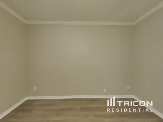 Building Photo - 8128 Mt Shasta Cir