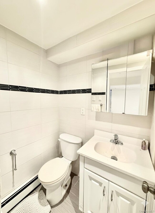 Building Photo - 15-63-63 Murray St