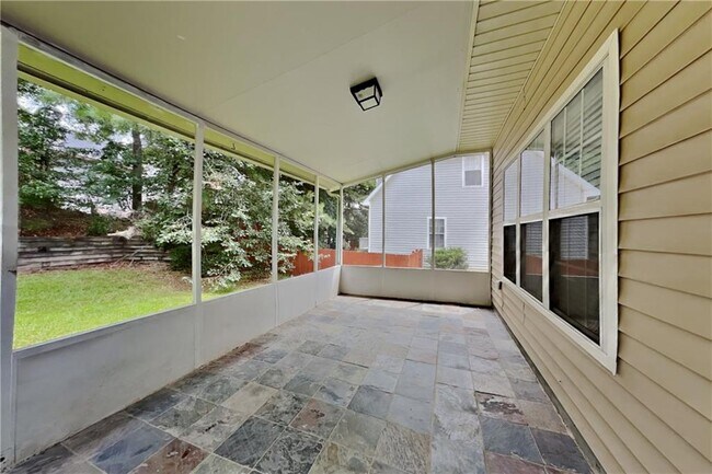 Building Photo - 1209 Lainster Dr SE